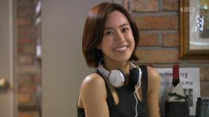 Kim Yoon Seo playing a succcessful actress who has acknowledged Mi Ryung as her godmother/the first love of Jun Ho